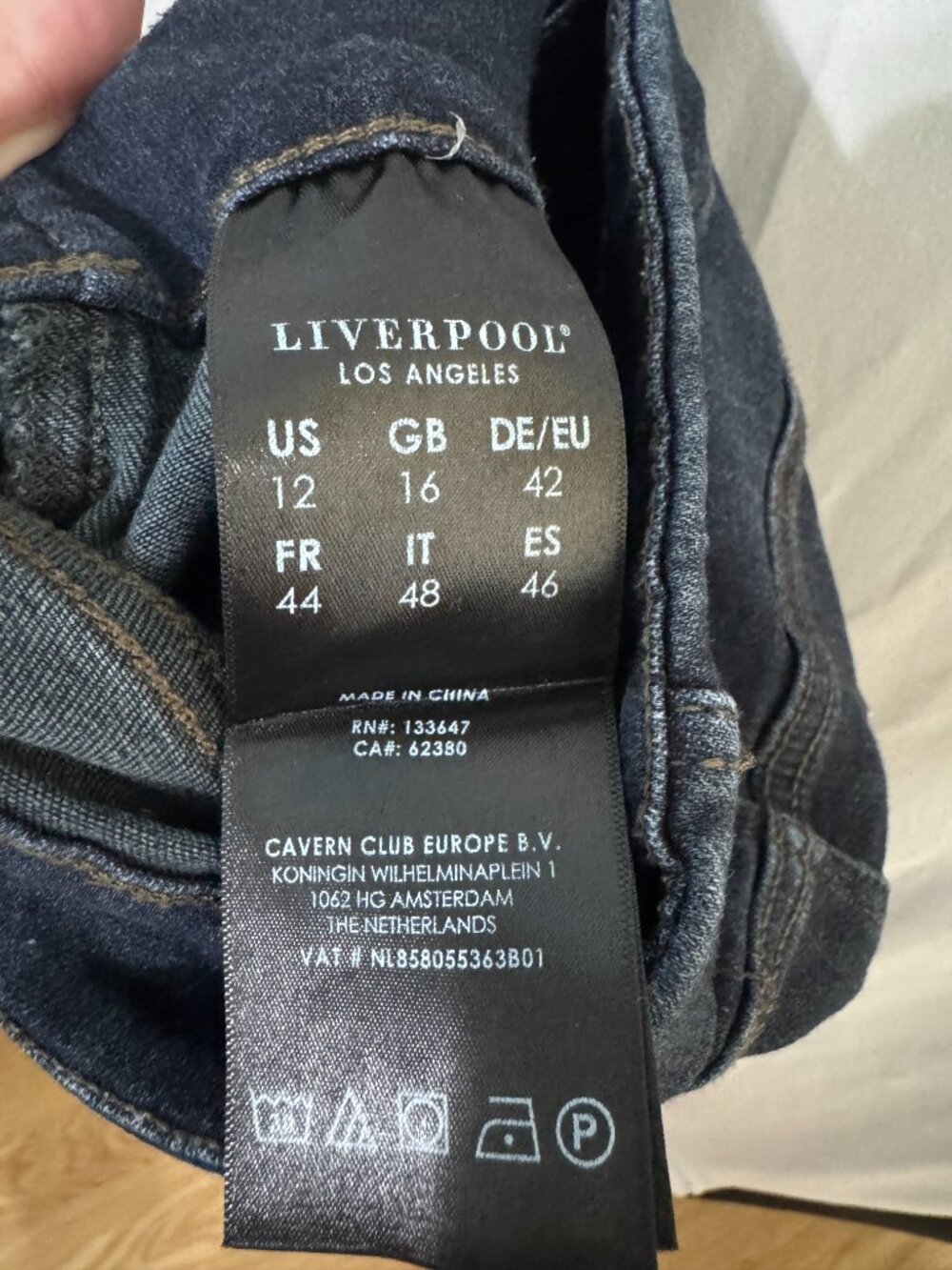 Liverpool Crop Jeans - EUC - Picture 4 of 4